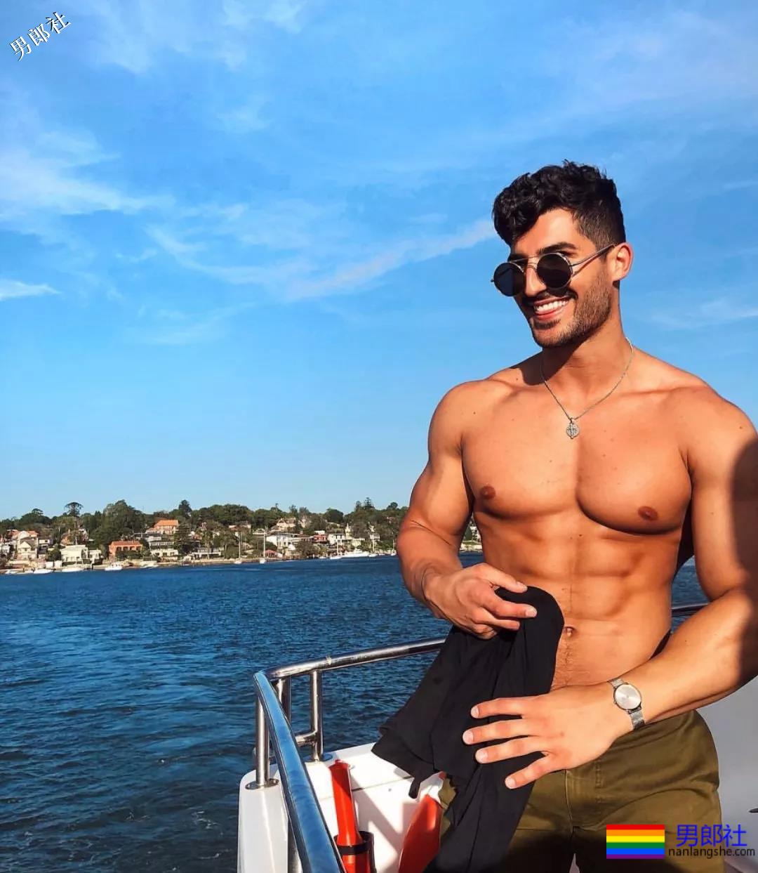 帅气的肌肉西部牛仔写真 - 51虹马