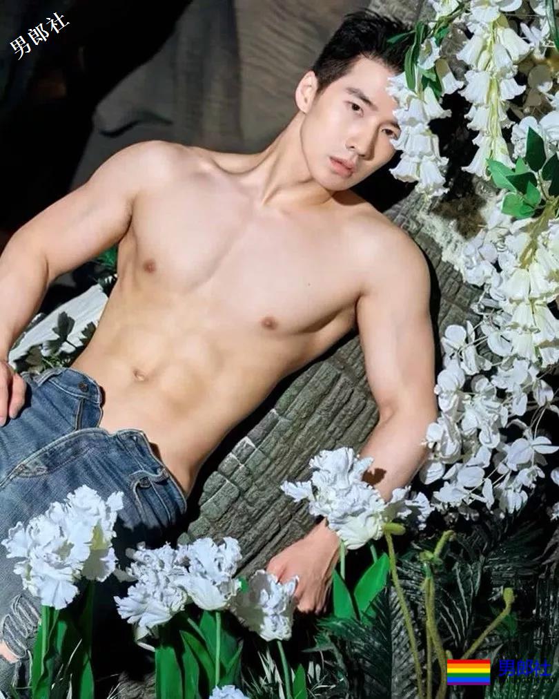 187大鼻子天菜男模，运动型筋肉身材被摄影师拍成这样？ - 51虹马