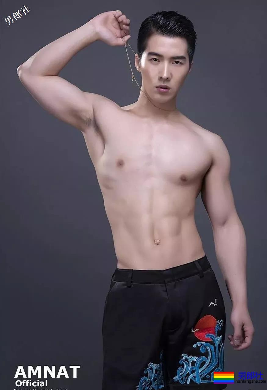 187大鼻子天菜男模，运动型筋肉身材被摄影师拍成这样？ - 51虹马