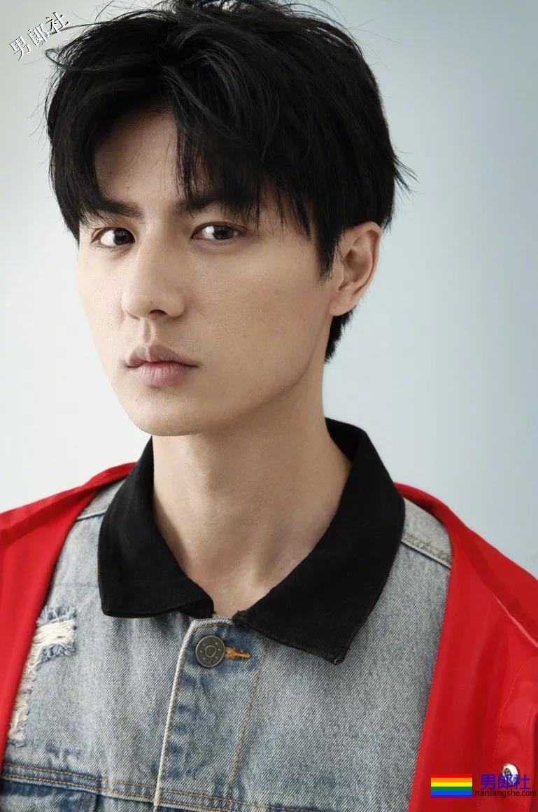 189大长腿男模男女通吃，俊朗少年气太鲜嫩，这颜值我给满分！ - 51虹马