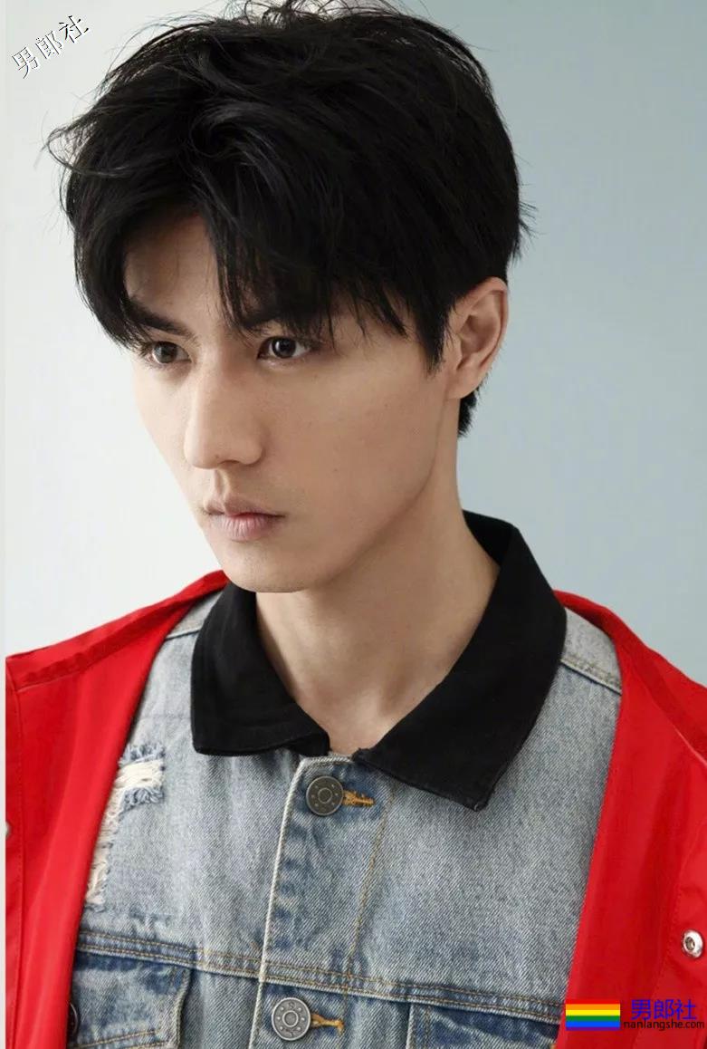 189大长腿男模男女通吃，俊朗少年气太鲜嫩，这颜值我给满分！ - 51虹马