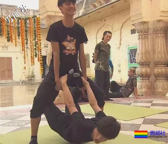 189大长腿男模男女通吃，俊朗少年气太鲜嫩，这颜值我给满分！ - 51虹马