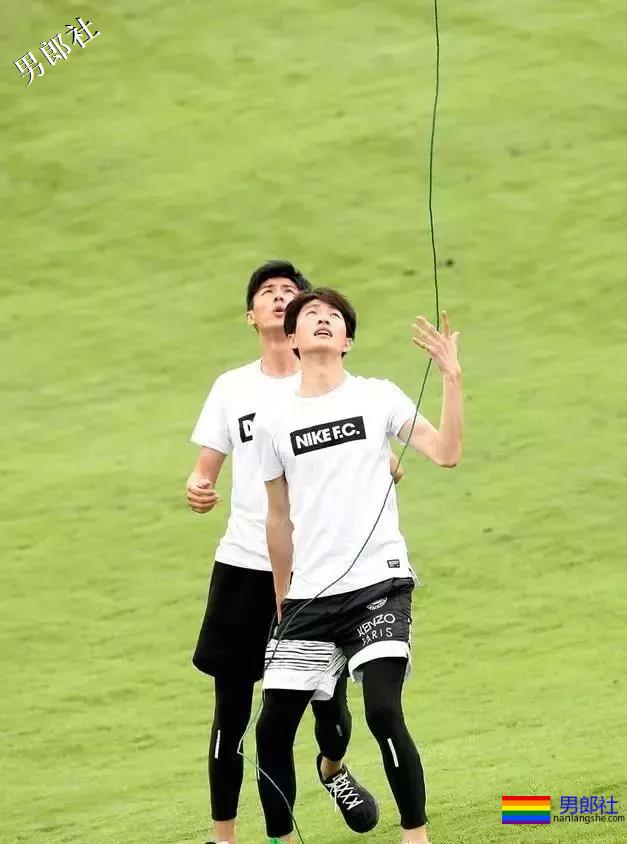 189大长腿男模男女通吃，俊朗少年气太鲜嫩，这颜值我给满分！ - 51虹马