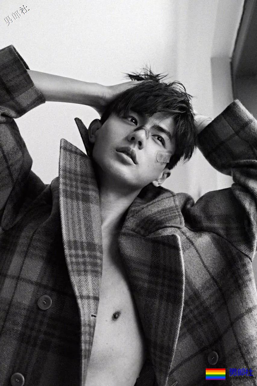 189大长腿男模男女通吃，俊朗少年气太鲜嫩，这颜值我给满分！ - 51虹马