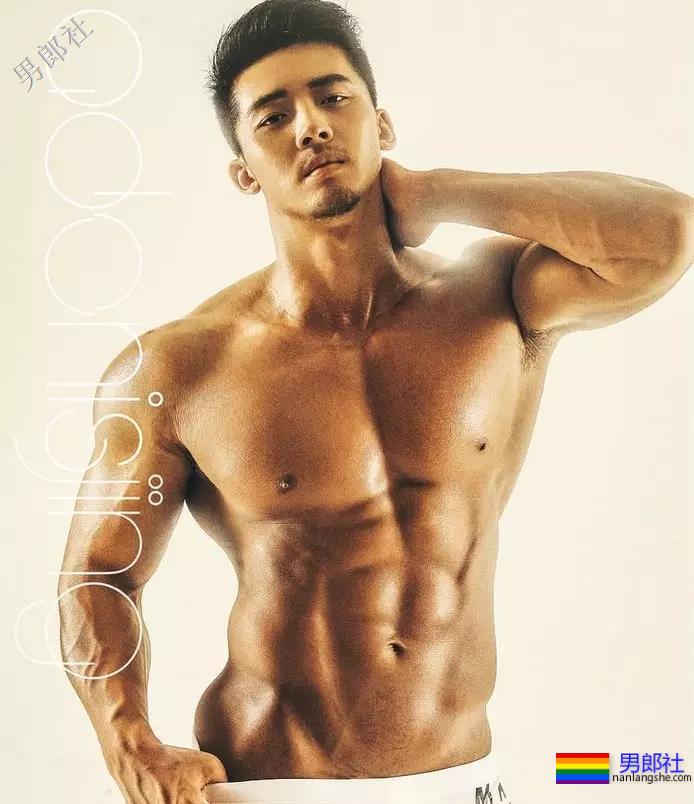 天菜教练和洪晓龙又有新硬照，他真是幕后英雄！ - 51虹马