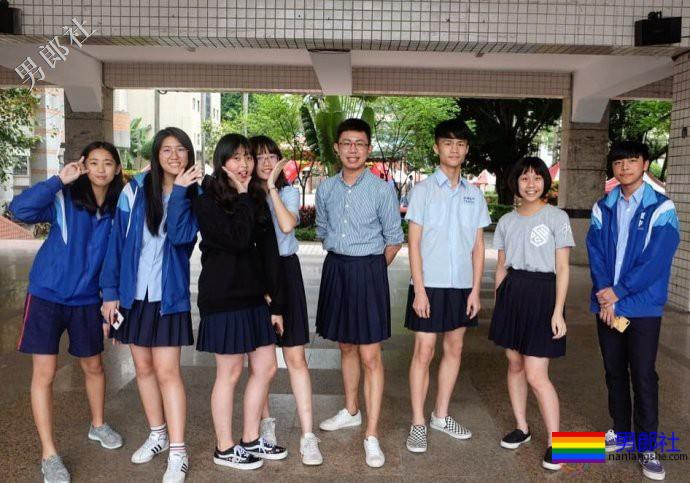 高中男生们穿裙上学-51虹马