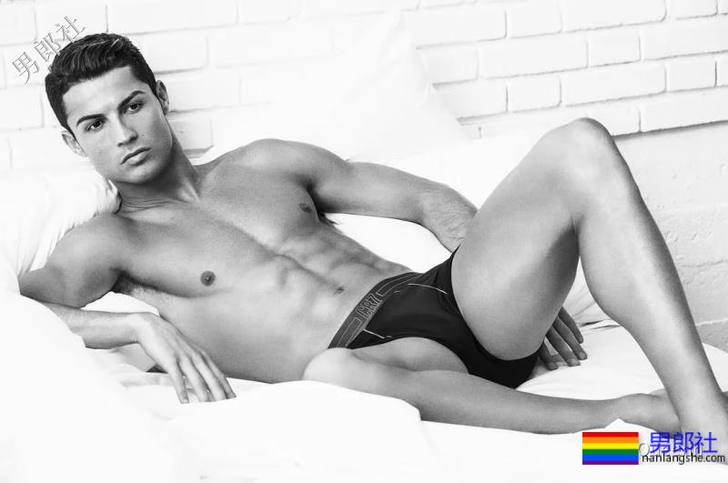 他的裤裆，快被摸秃了... - 51虹马