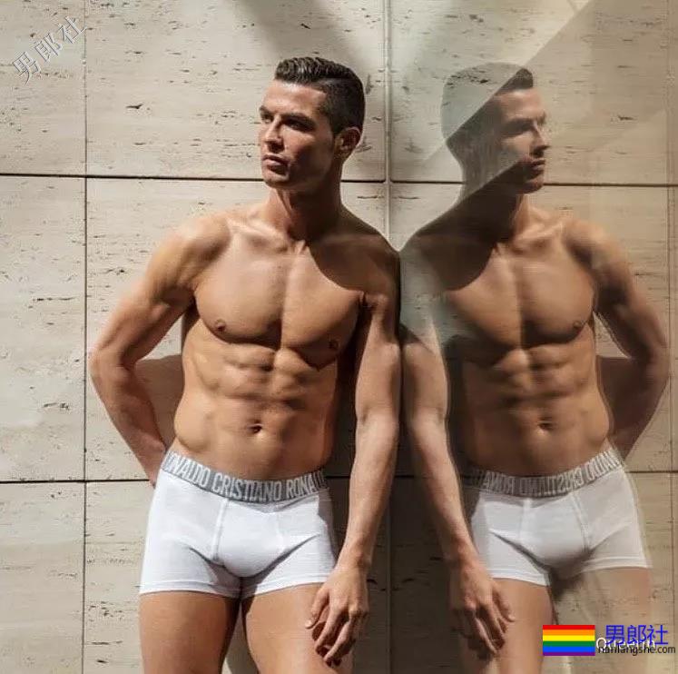 他的裤裆，快被摸秃了... - 51虹马