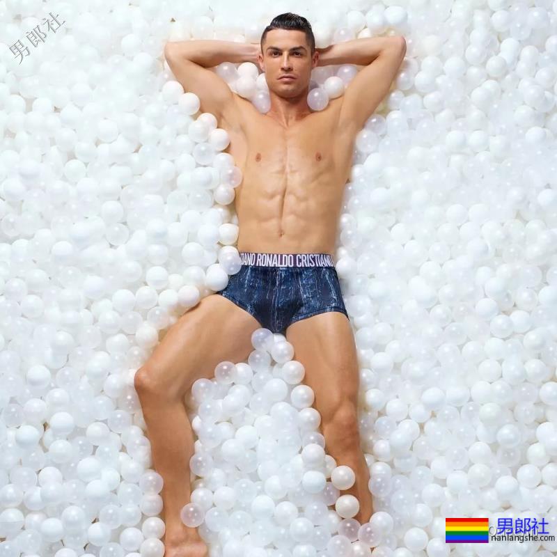 他的裤裆，快被摸秃了... - 51虹马