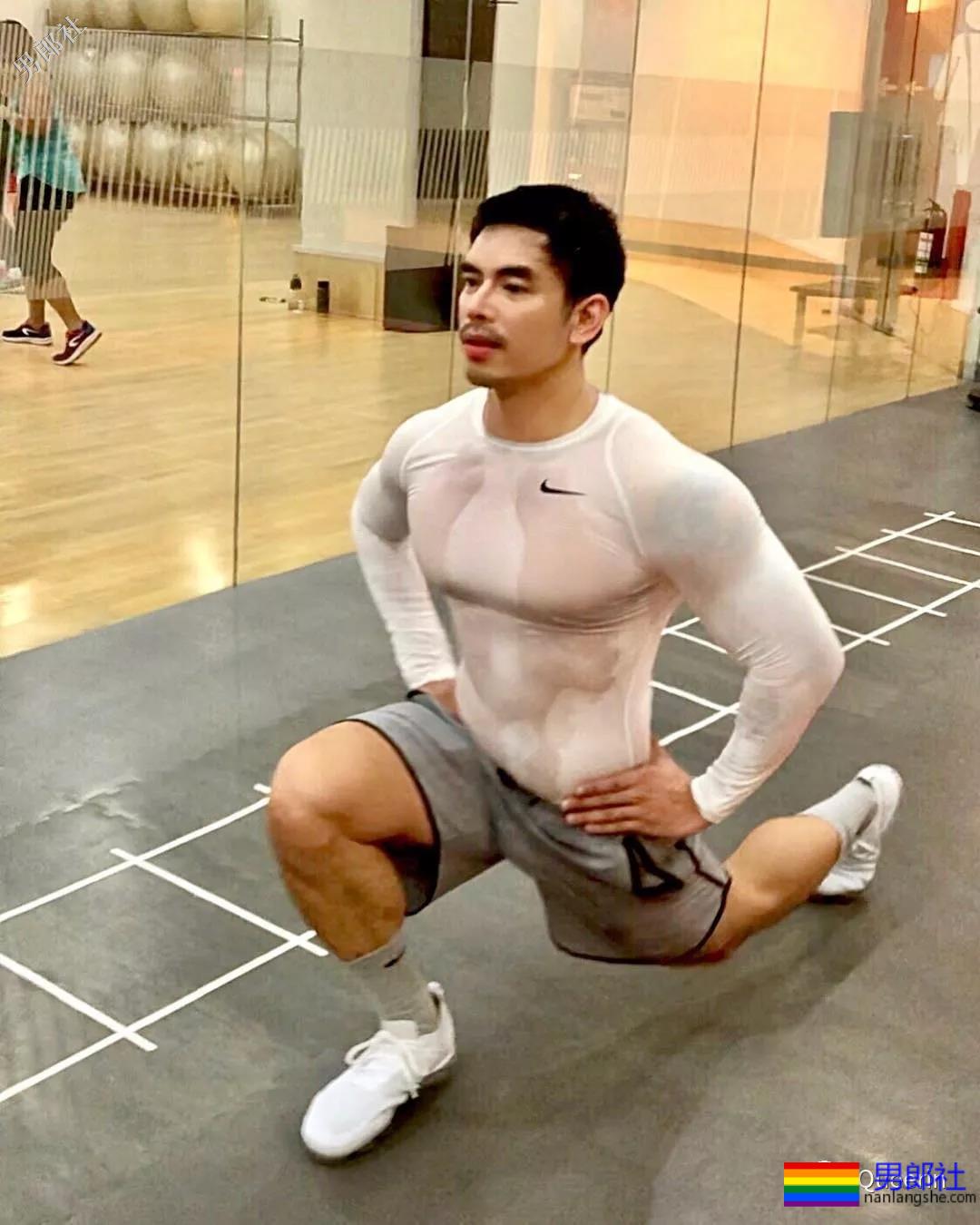 世界同志先生选出来了？是他。 - 51虹马