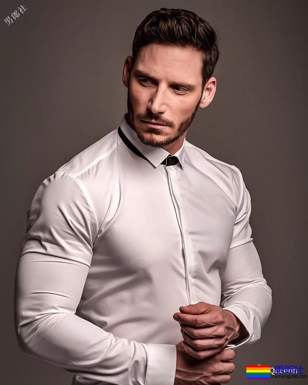 世界同志先生选出来了？是他。 - 51虹马