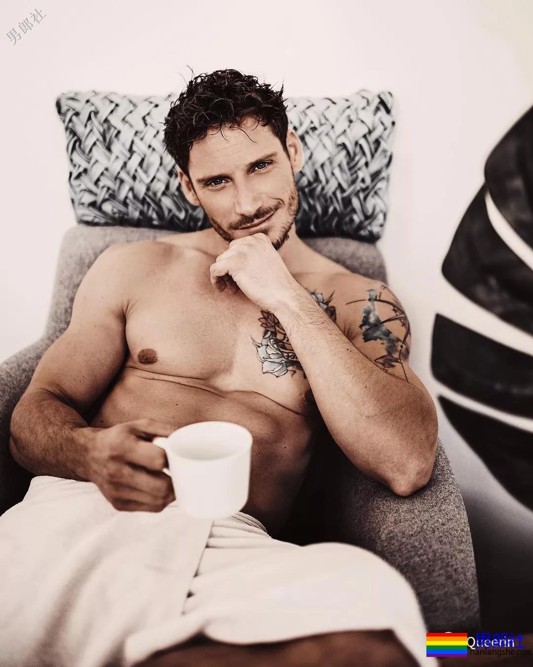 世界同志先生选出来了？是他。 - 51虹马