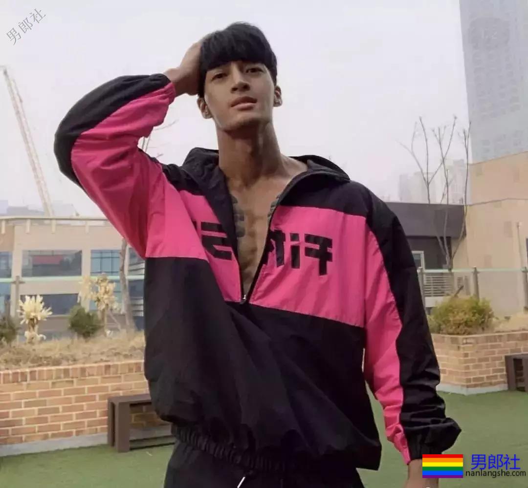 体育男颜值满分,一身硬肌很大！ - 51虹马