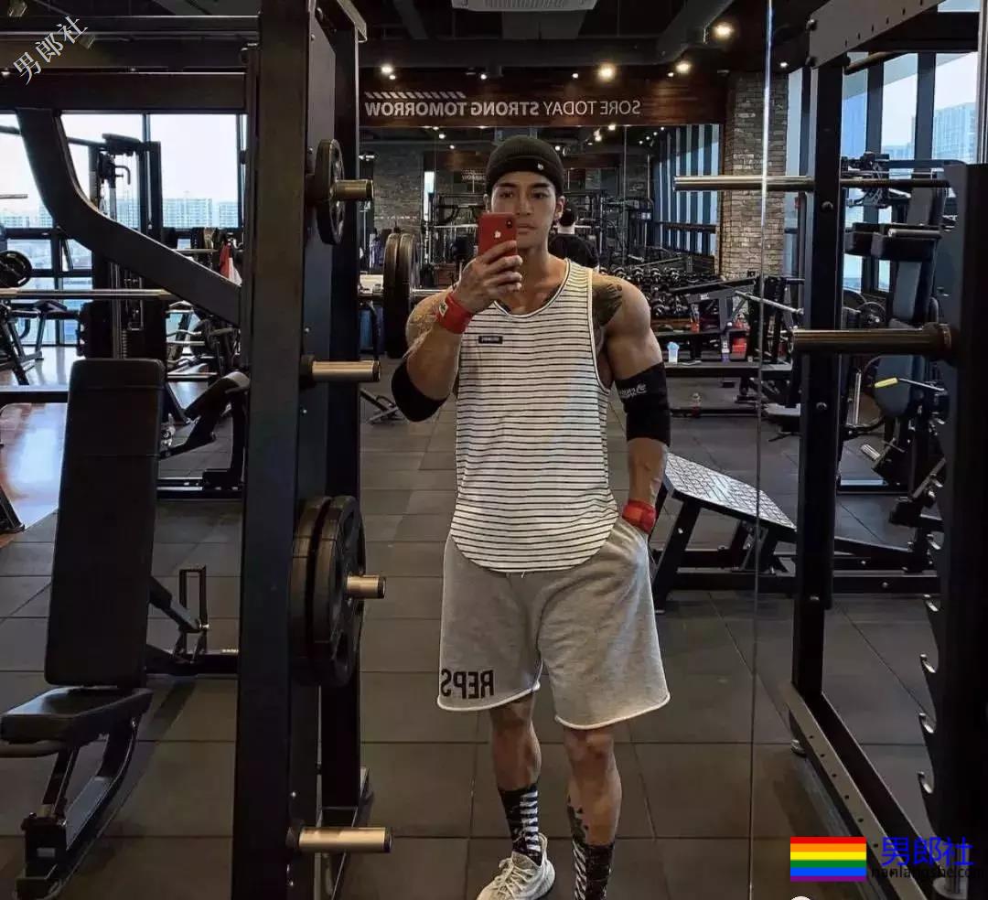 体育男颜值满分,一身硬肌很大！ - 51虹马