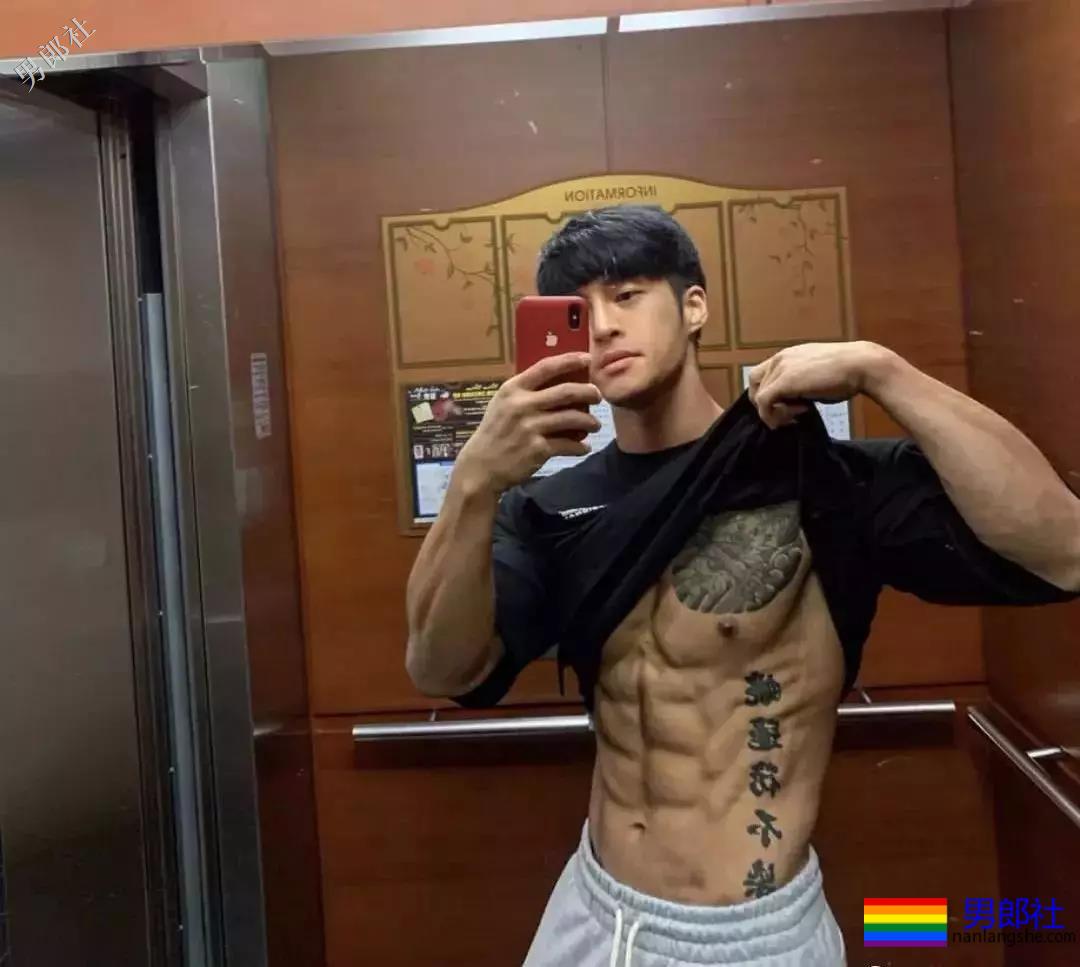 体育男颜值满分,一身硬肌很大！ - 51虹马