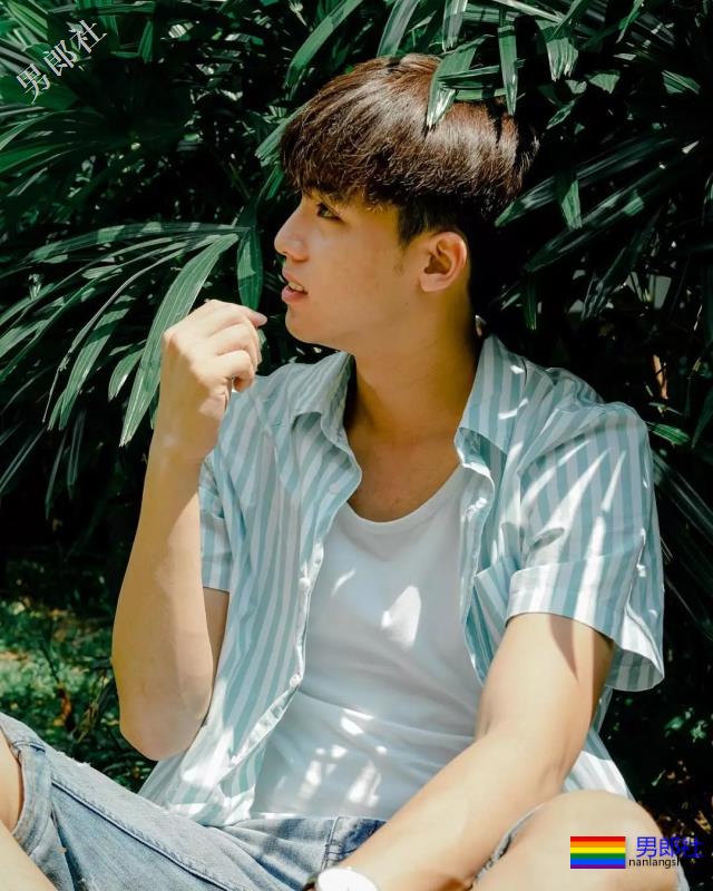 可萌可甜的酒窝少年,这个小奶狗真是太可爱了! - 51虹马 可萌可甜的酒窝少年,这个小奶狗真是太可爱了! - 51虹马