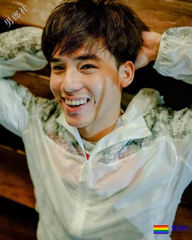 可萌可甜的酒窝少年,这个小奶狗真是太可爱了! - 51虹马 可萌可甜的酒窝少年,这个小奶狗真是太可爱了! - 51虹马