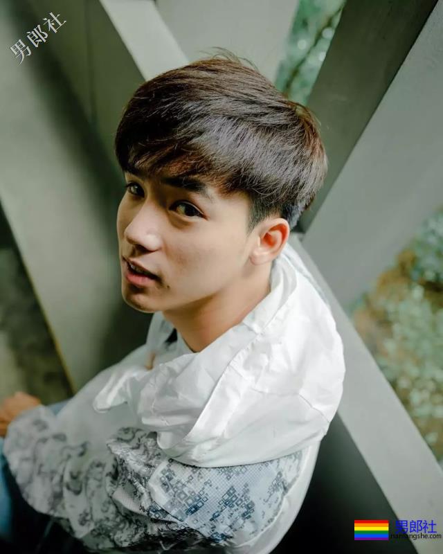 可萌可甜的酒窝少年，这个小奶狗真是太可爱了！ - 51虹马