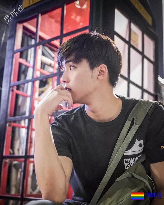 可萌可甜的酒窝少年,这个小奶狗真是太可爱了! - 51虹马 可萌可甜的酒窝少年,这个小奶狗真是太可爱了! - 51虹马