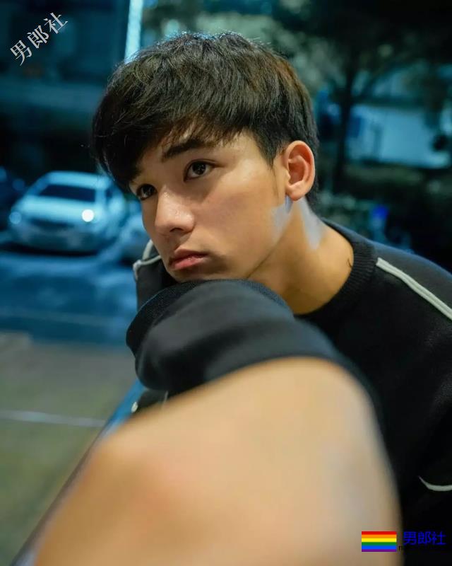 可萌可甜的酒窝少年，这个小奶狗真是太可爱了！ - 51虹马