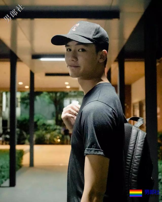 可萌可甜的酒窝少年，这个小奶狗真是太可爱了！ - 51虹马