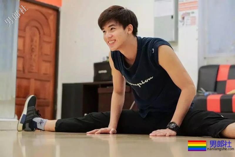 可萌可甜的酒窝少年，这个小奶狗真是太可爱了！ - 51虹马