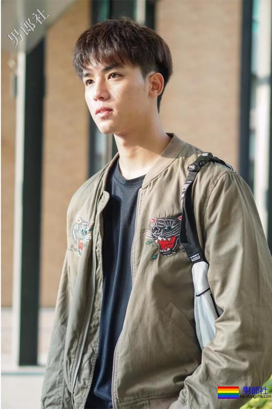 可萌可甜的酒窝少年,这个小奶狗真是太可爱了! - 51虹马 可萌可甜的酒窝少年,这个小奶狗真是太可爱了! - 51虹马