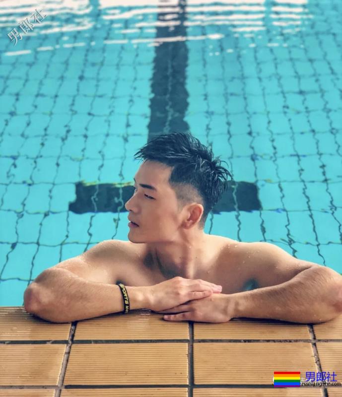 单眼皮肌肉寸头男攻 - 51虹马