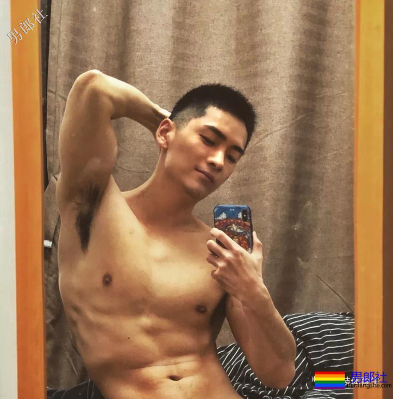 单眼皮肌肉寸头男攻 - 51虹马