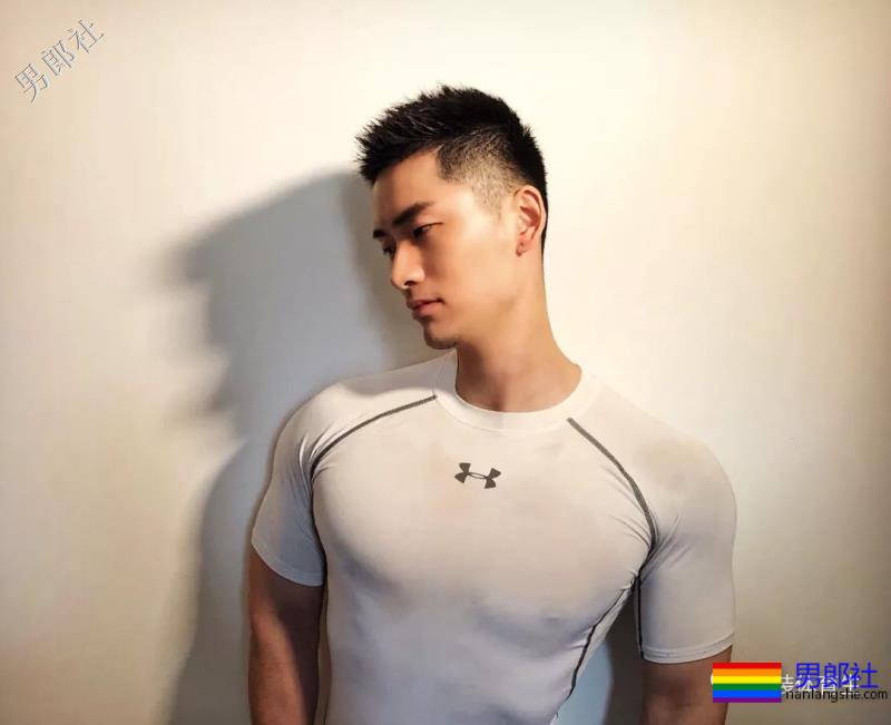 单眼皮肌肉寸头男攻 - 51虹马