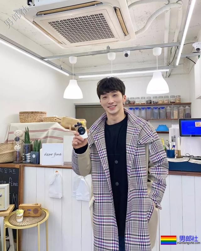 又白又奶的肌肉小狼狗，被这波硬照帅到血崩！ - 51虹马