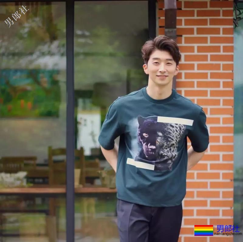 又白又奶的肌肉小狼狗，被这波硬照帅到血崩！ - 51虹马