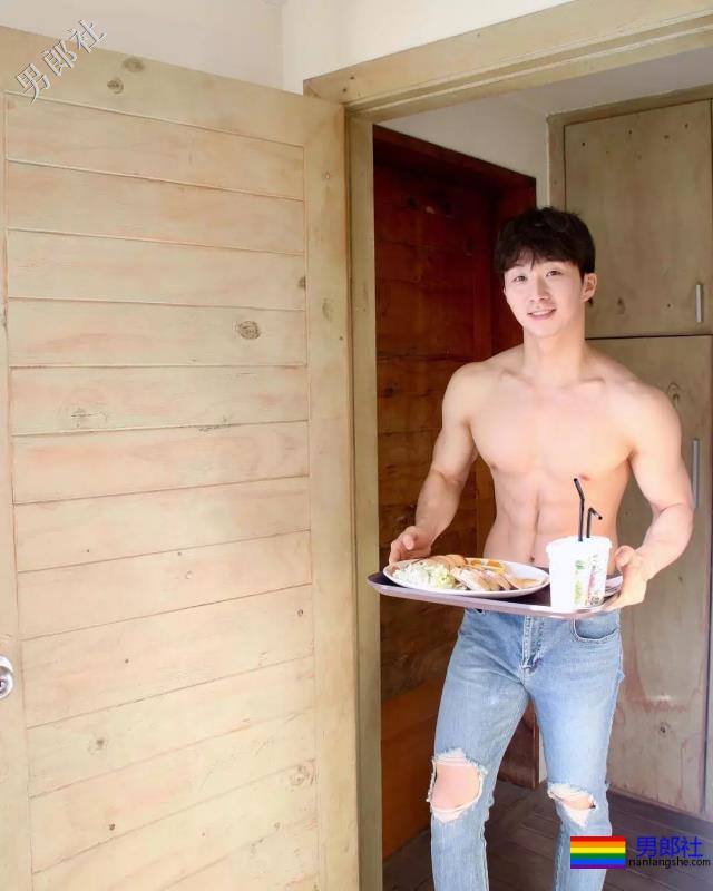 又白又奶的肌肉小狼狗，被这波硬照帅到血崩！ - 51虹马