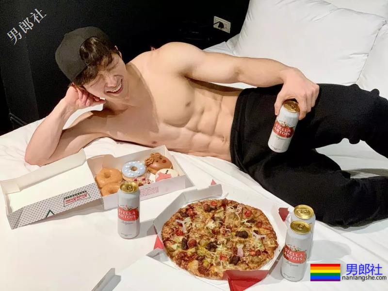 又白又奶的肌肉小狼狗，被这波硬照帅到血崩！ - 51虹马