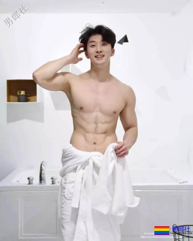 又白又奶的肌肉小狼狗，被这波硬照帅到血崩！ - 51虹马