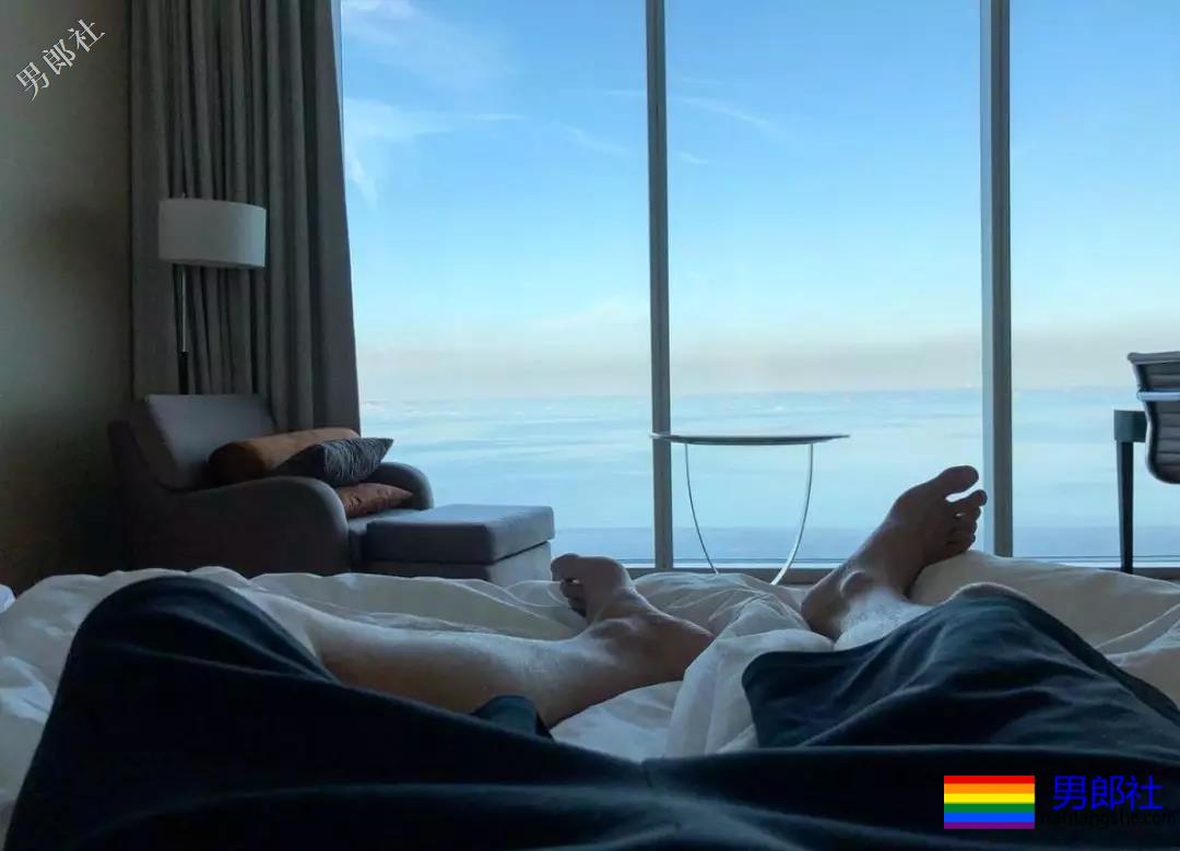 名媛男模公开“陪游”服务，还卖原味内衣！ - 51虹马