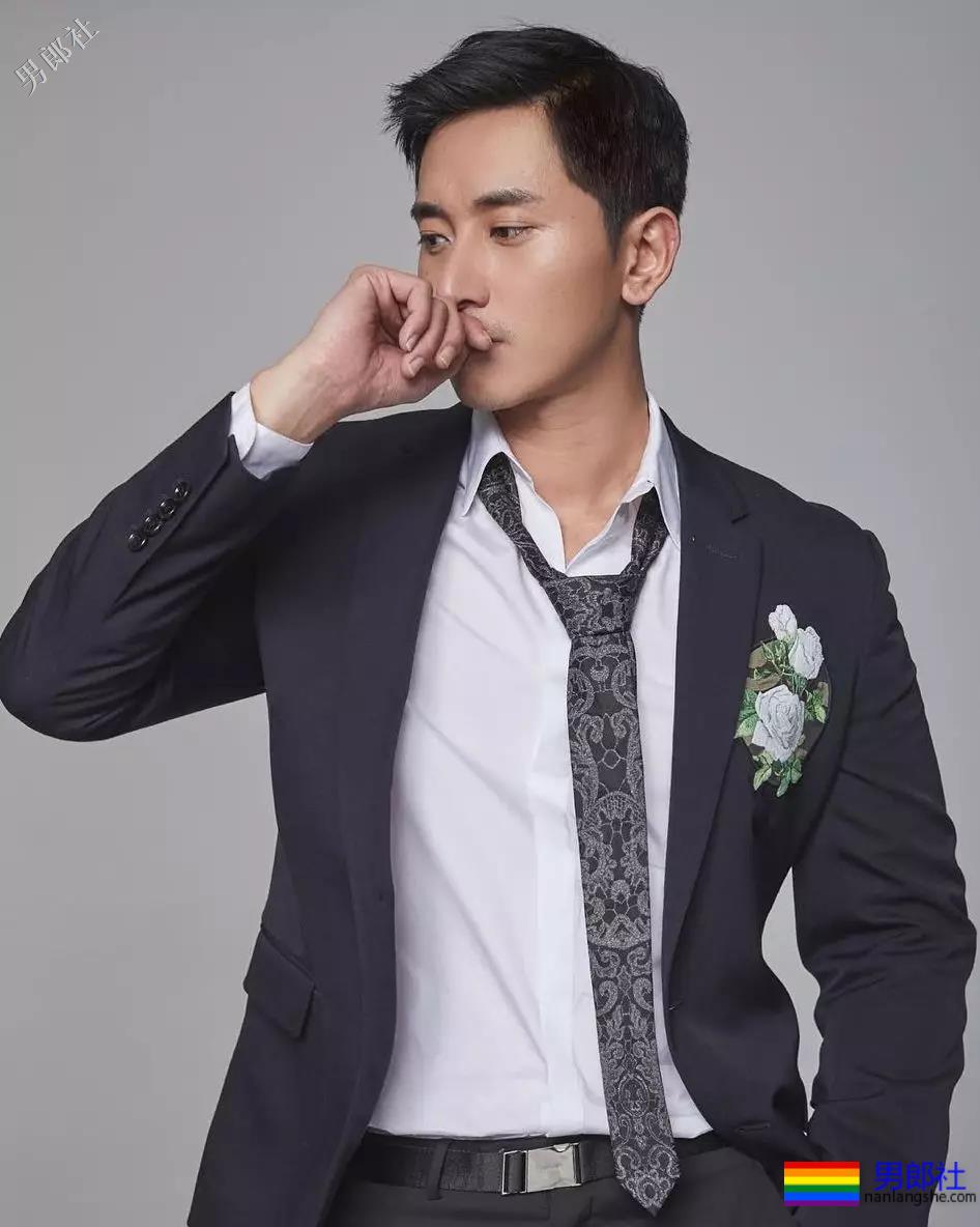 名媛男模公开“陪游”服务，还卖原味内衣！ - 51虹马