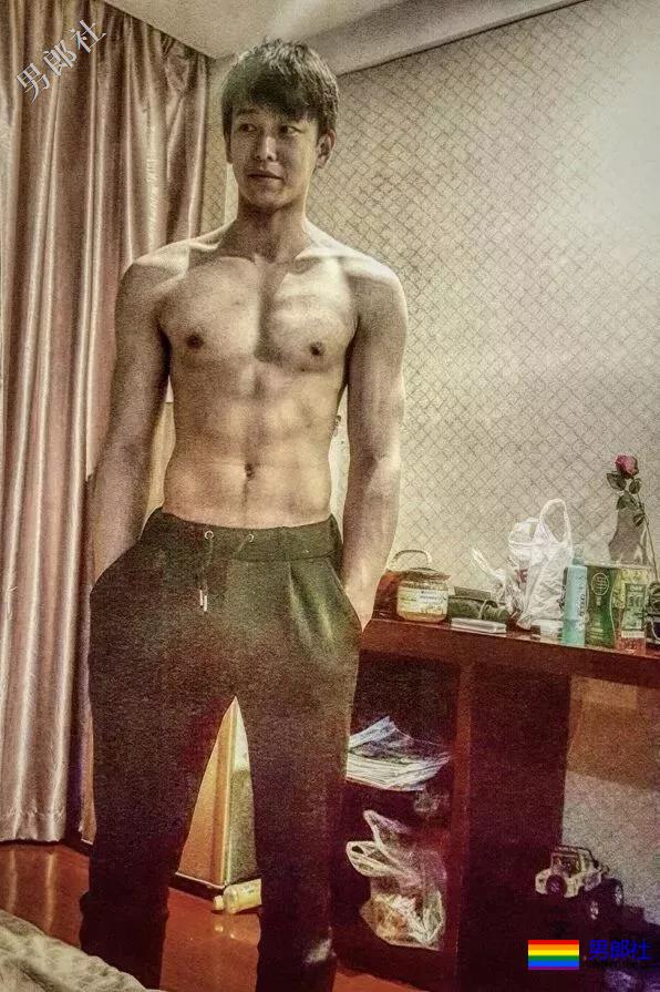 彭昱畅董力出演新版《网球王子》，一水的长腿腹肌小鲜肉！ - 51虹马