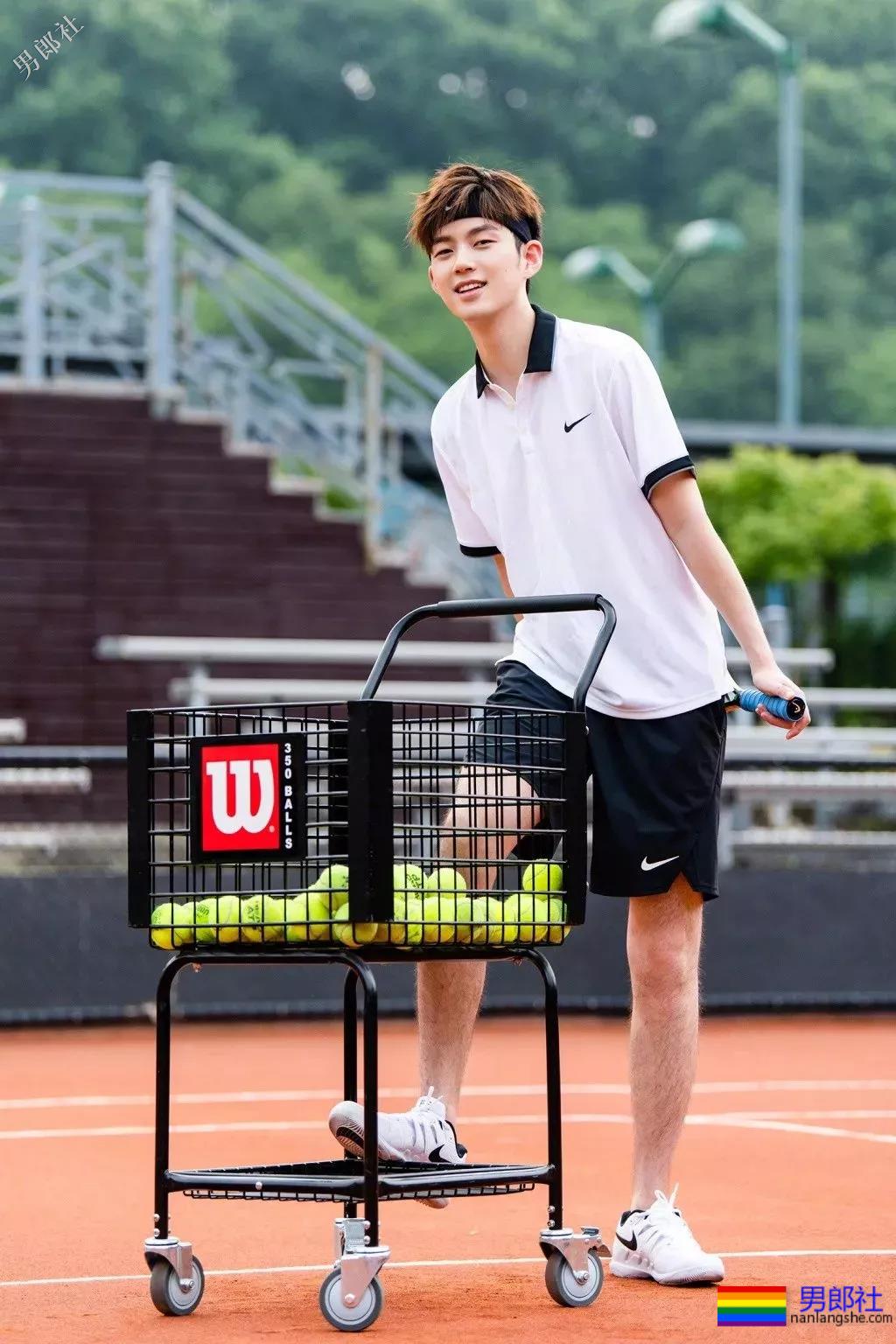 彭昱畅董力出演新版《网球王子》，一水的长腿腹肌小鲜肉！ - 51虹马