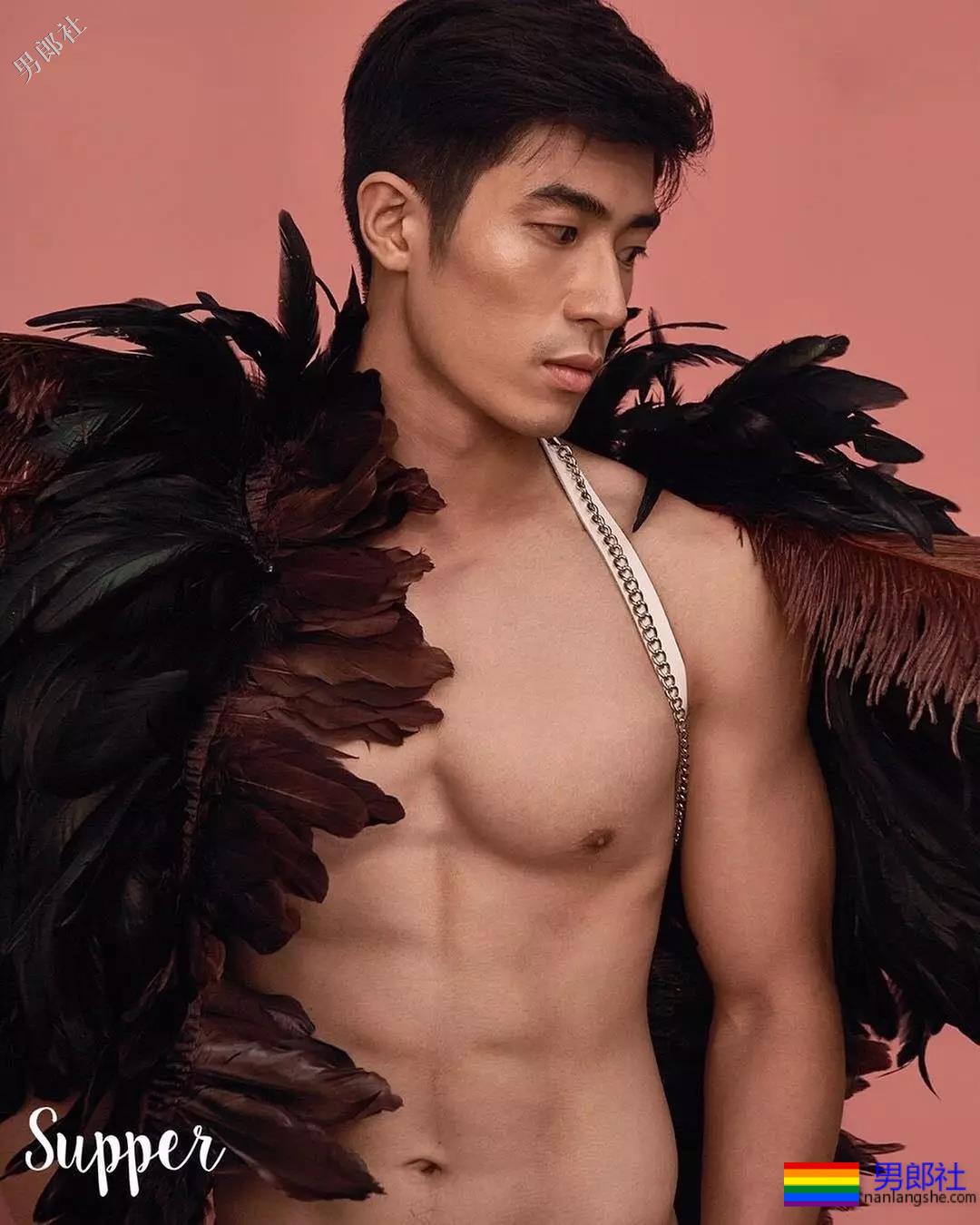 小狼狗的搓衣板黝黑腹肌任你玩！ - 51虹马