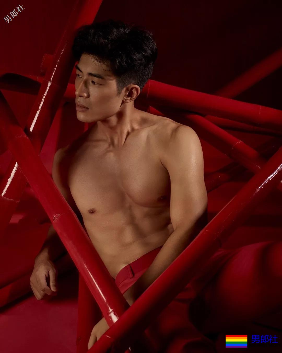 小狼狗的搓衣板黝黑腹肌任你玩！ - 51虹马