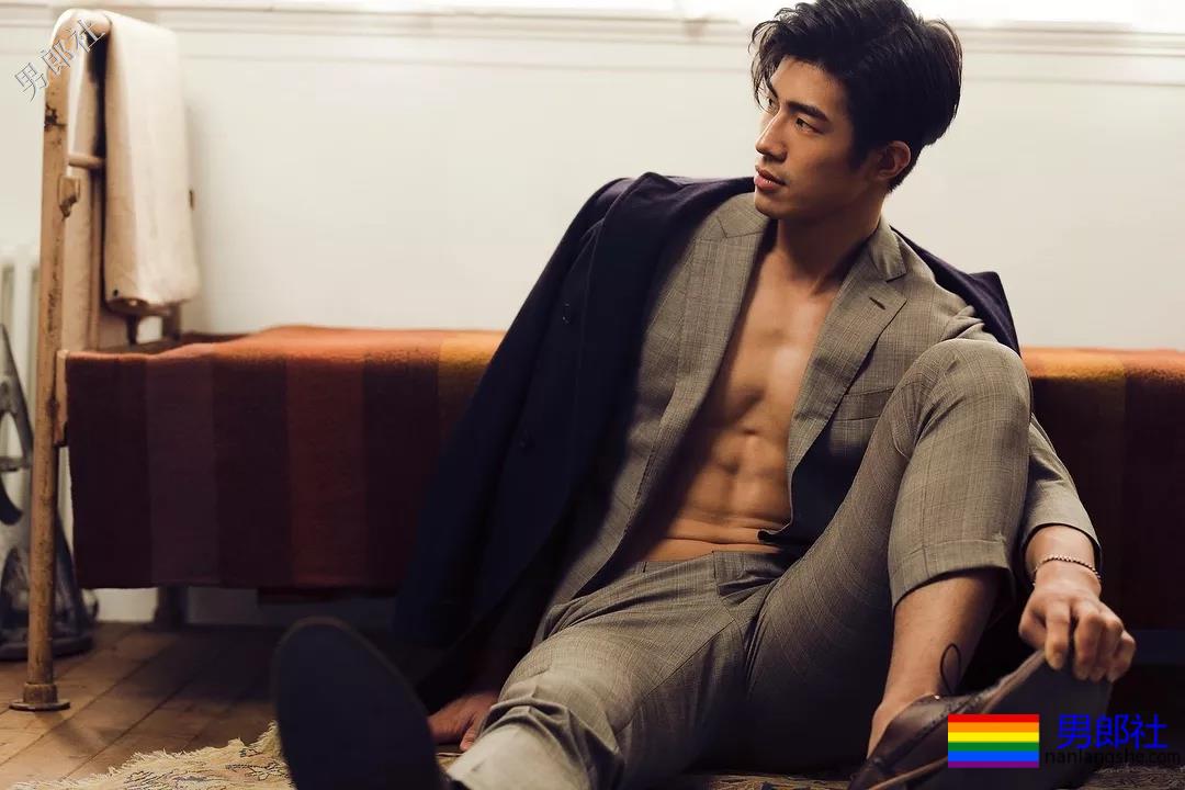 小狼狗的搓衣板黝黑腹肌任你玩！ - 51虹马