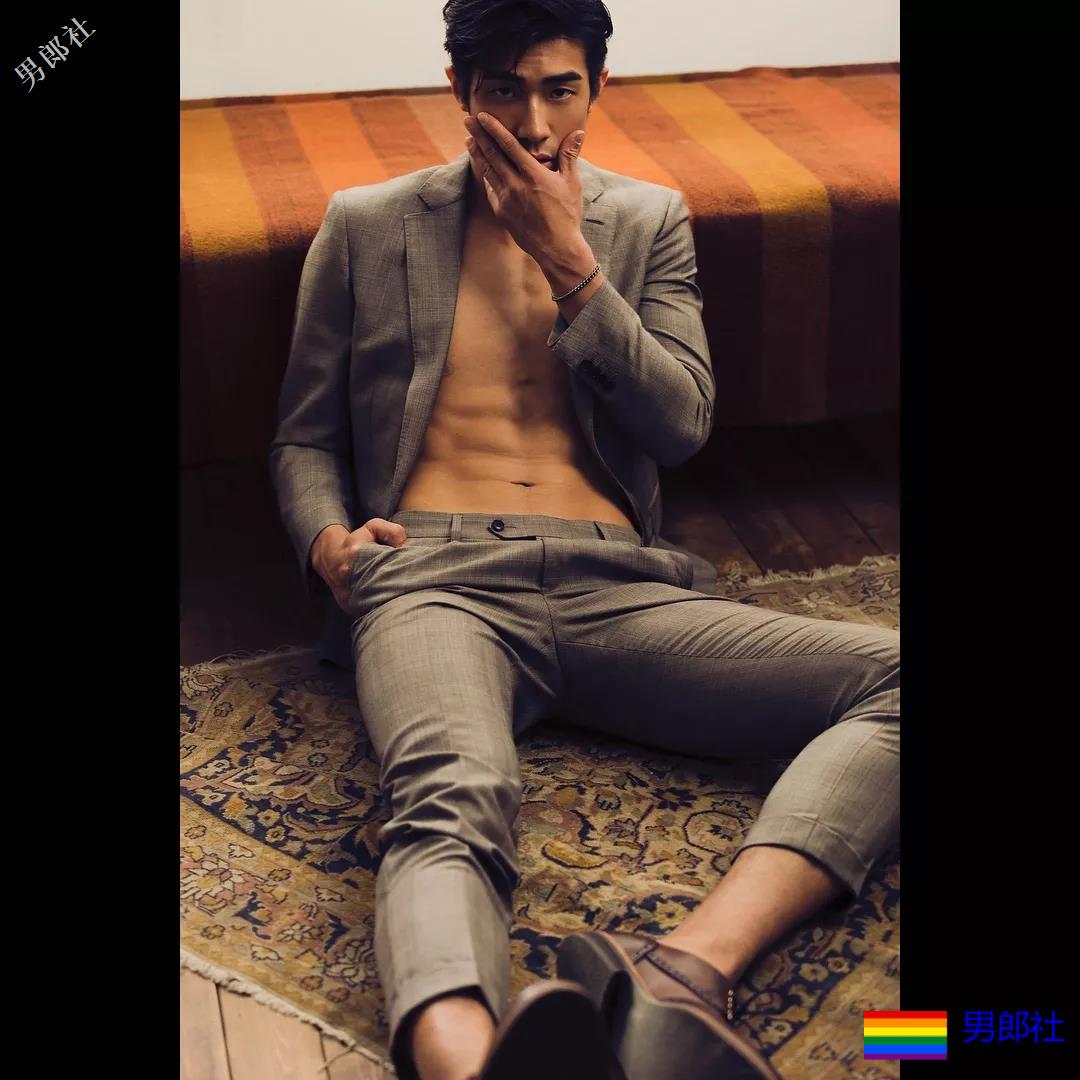 小狼狗的搓衣板黝黑腹肌任你玩！ - 51虹马