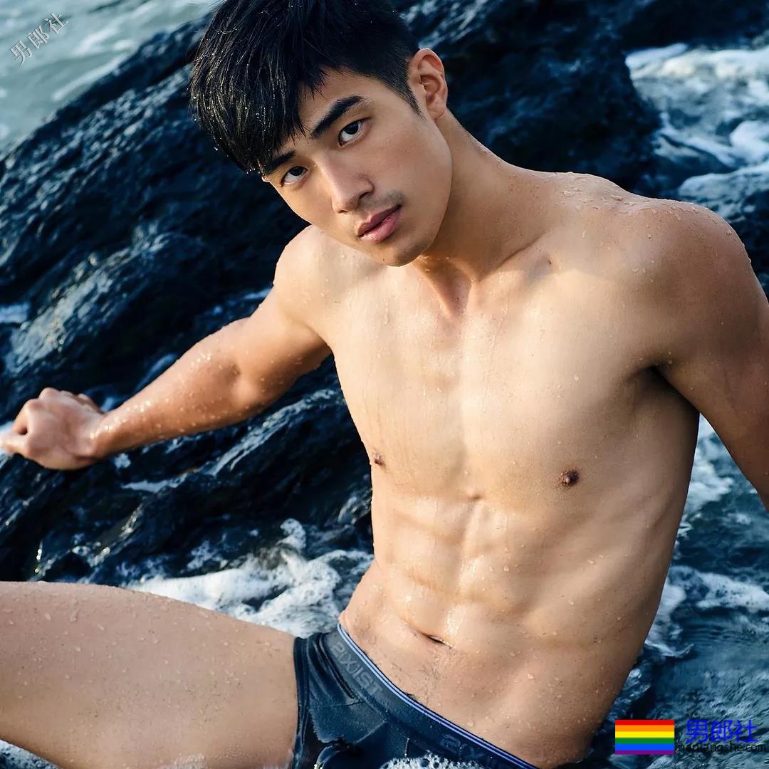 小狼狗的搓衣板黝黑腹肌任你玩！ - 51虹马