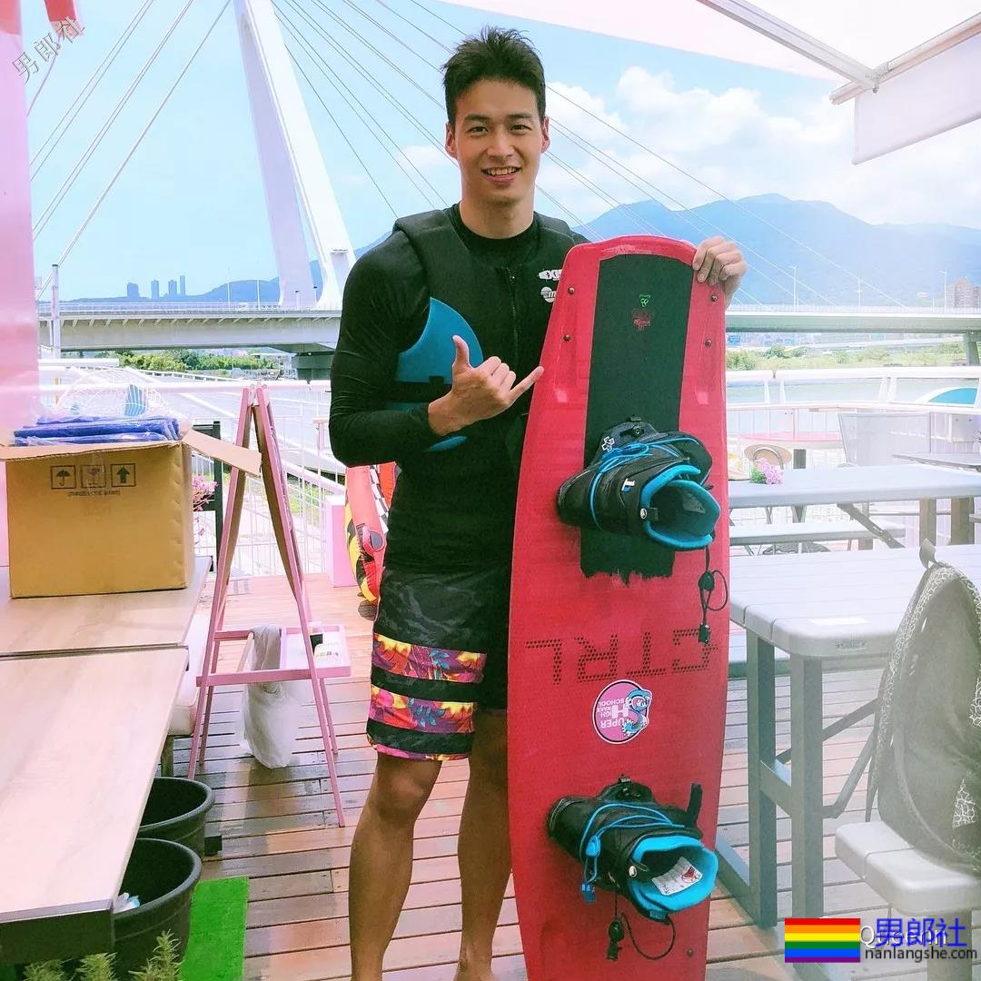 台北翘臀大火，早年R级电影真的很敢！ - 51虹马