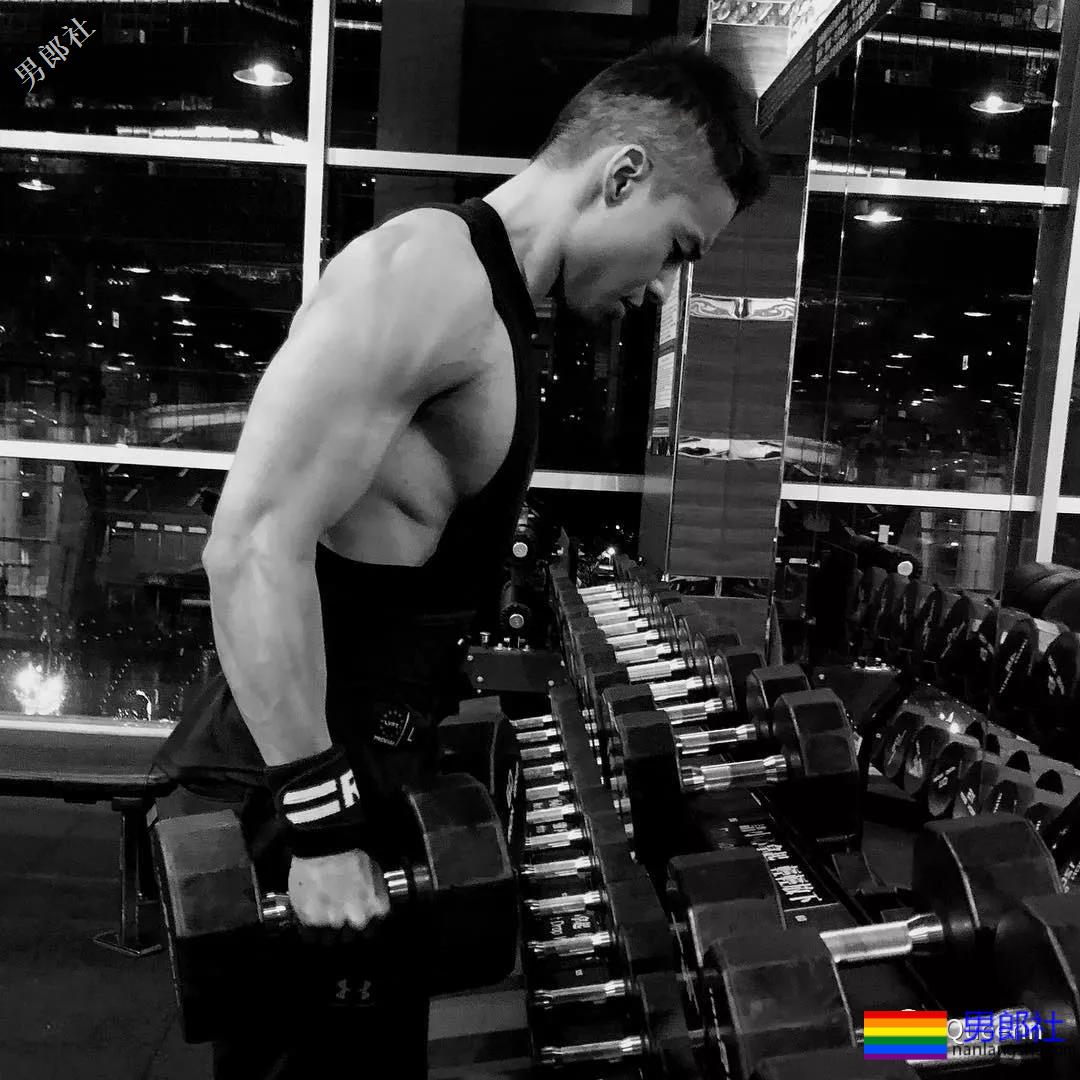 台北翘臀大火，早年R级电影真的很敢！ - 51虹马