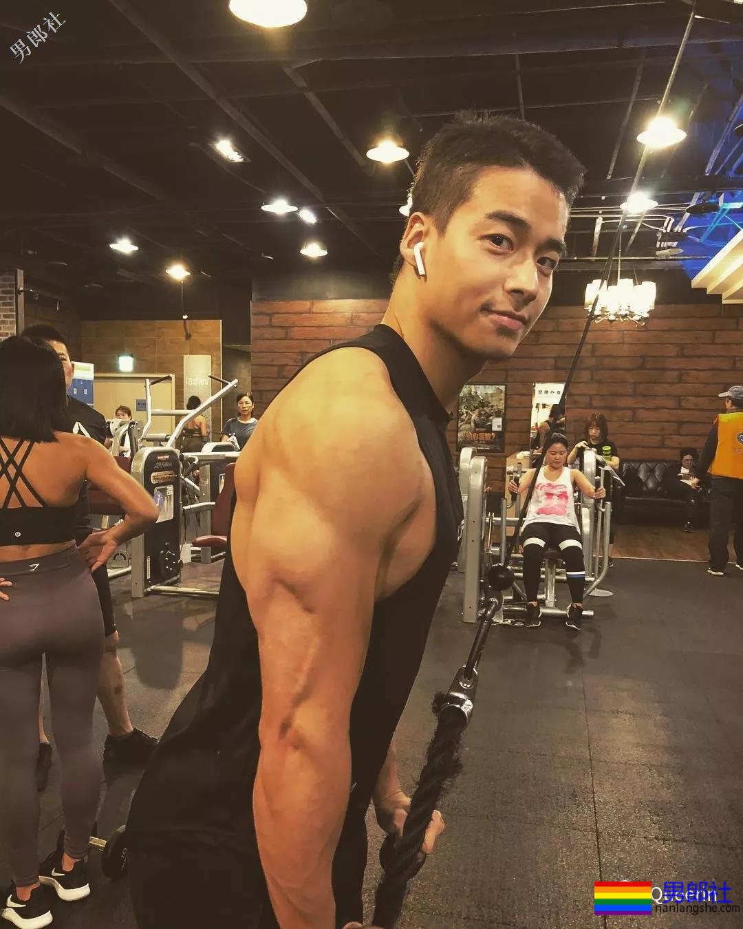 台北翘臀大火，早年R级电影真的很敢！ - 51虹马