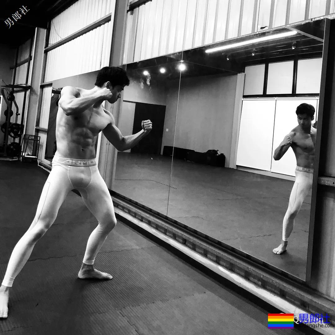 台北翘臀大火，早年R级电影真的很敢！ - 51虹马