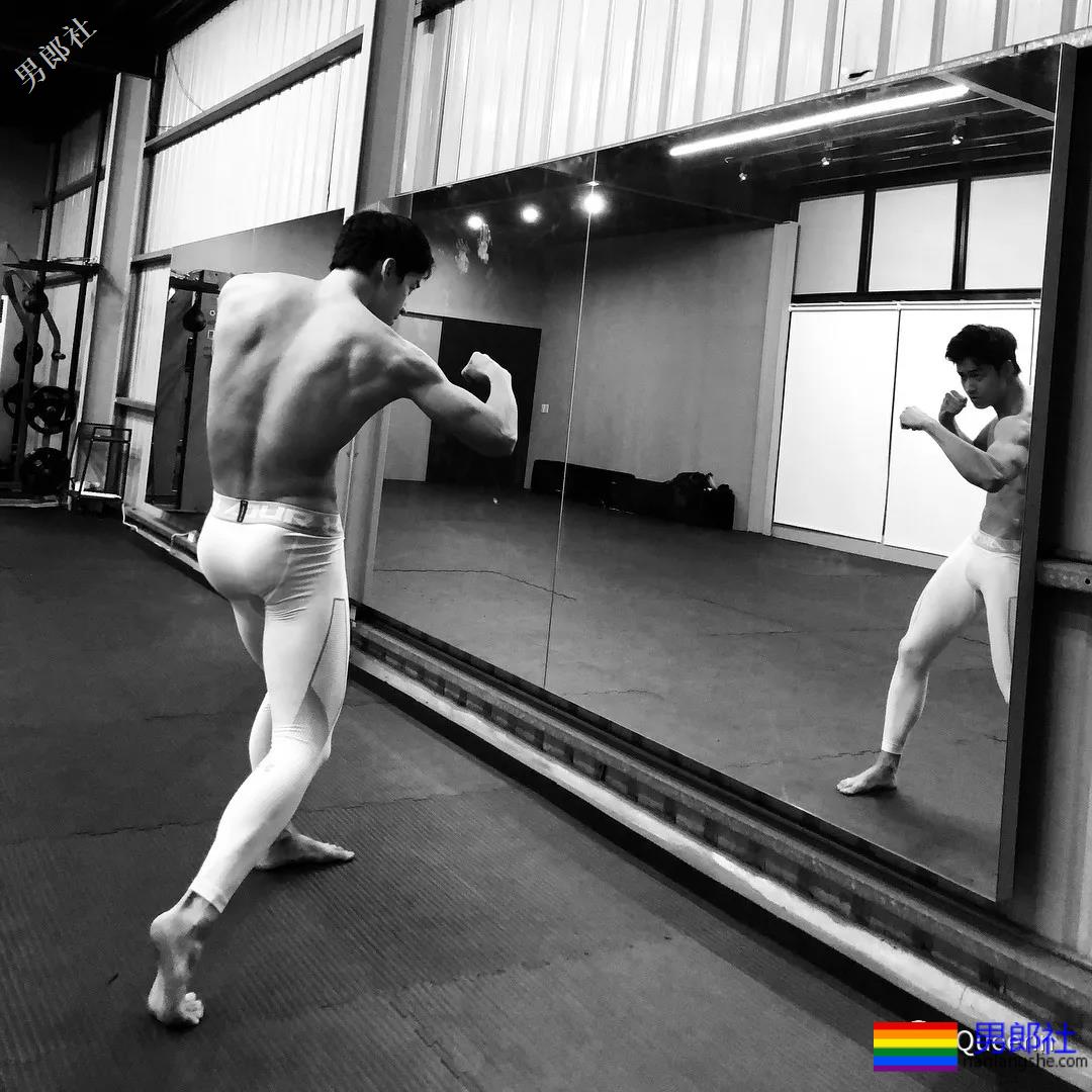 台北翘臀大火，早年R级电影真的很敢！ - 51虹马