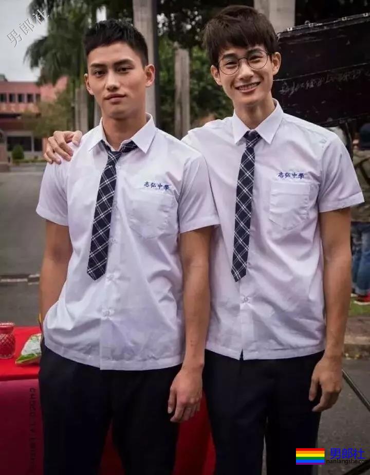 《圈套》比《上瘾》还火？“胡子爸爸”早年写真才是宝藏 - 51虹马